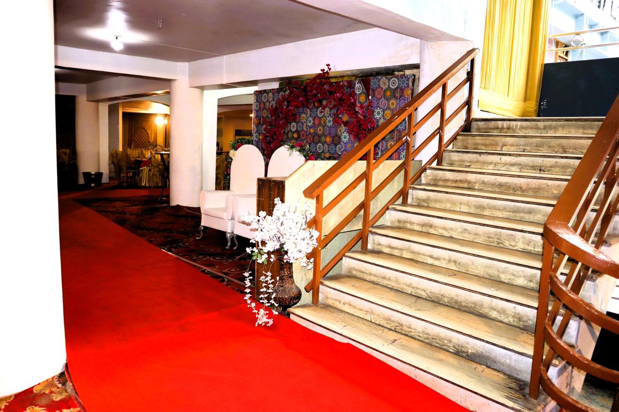 Hotel River Bank Mandi Kültér fotó